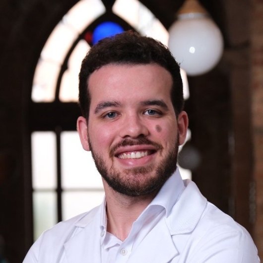Dr. Eloy França