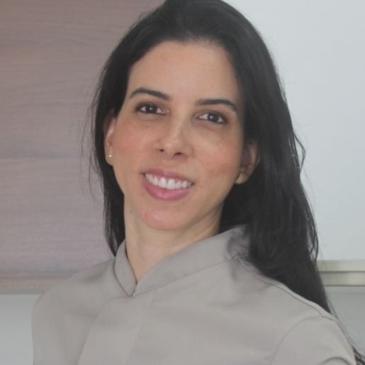 Dra. Mariana Sales
