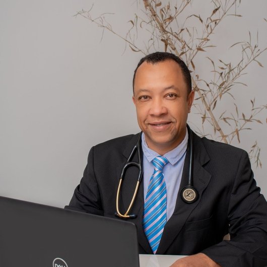Dr. Gustavo Penna Oliveira