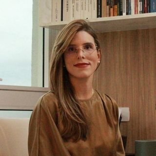 Dra. Maíra Félix