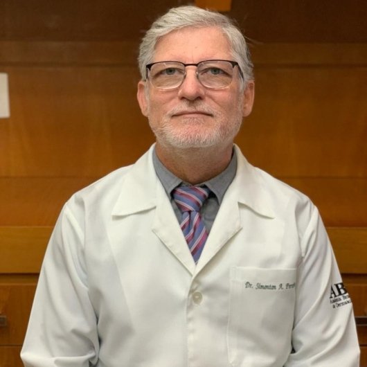 Dr. Simonton Arruda Pereira