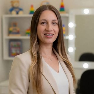 Dra. Thais S Pereira