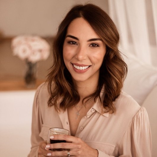 Dra. Amanda Sabbá