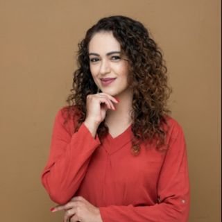 Dra. Isabela Souza de Paula