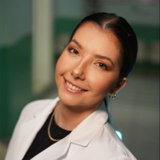 Dra. Júlia Gavazzoni