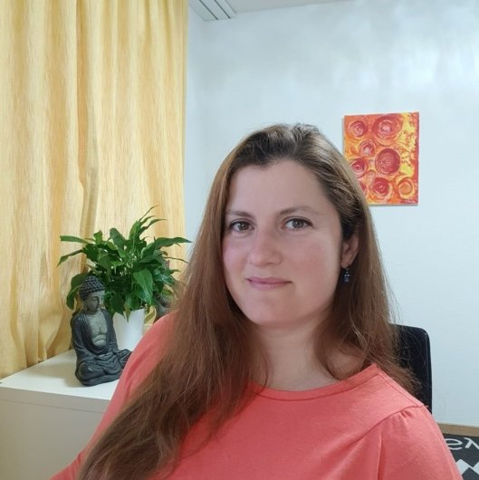 Carla Priscila Deyse Henrichs