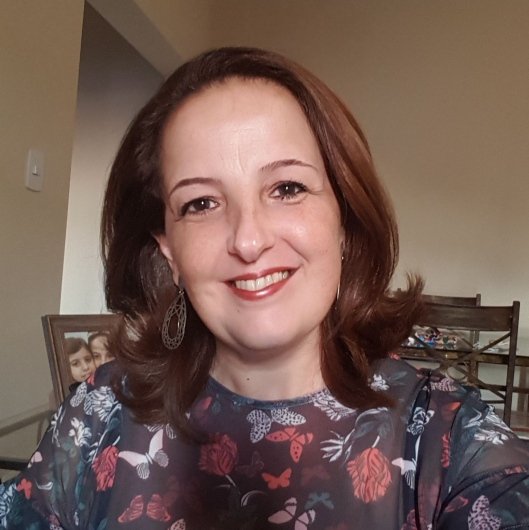 Dra. Andrea Christian Teixeira