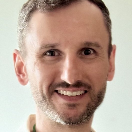 Dr. Guilherme Strujak