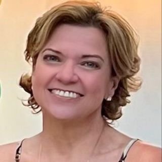 Dr. Ester Cecilia Fernandes Baptistella