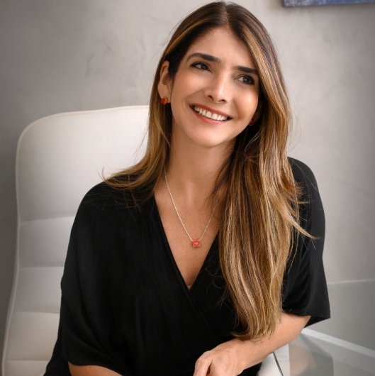 Prof. Bianca Innocencio