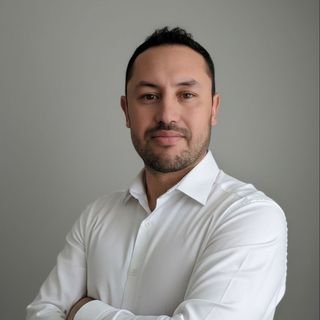 Dr. Tcharles Fernando Moreira de Souza