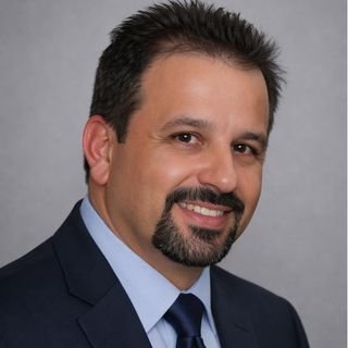 Dr. Fausto José Solis Carvalho