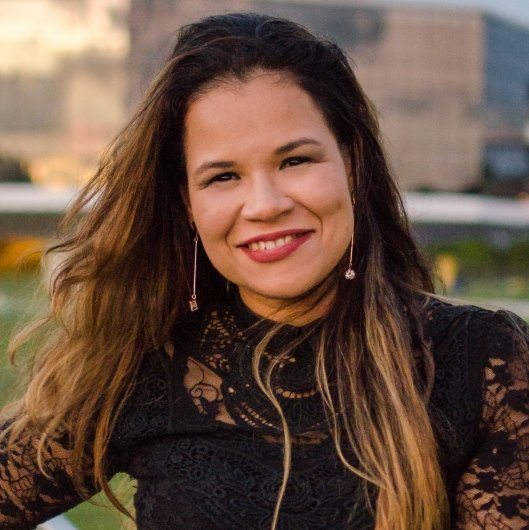 Dra. Aline Christine Silva