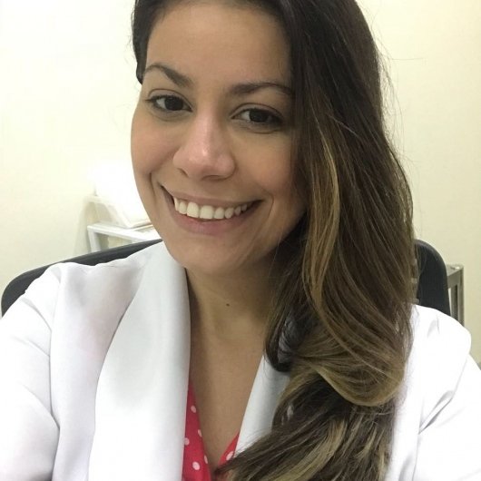 Dra. Aline Alves Bacelar