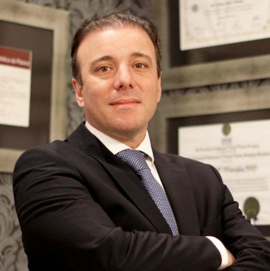 Dr. Ricardo Maniglia