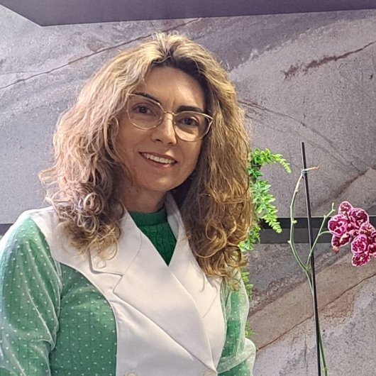 Dra. Ivana Fernandes Souza