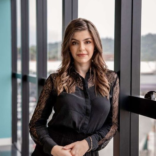 Dra. Camila de Souza Oliveira