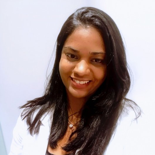 Prof. Cinthia Pereira