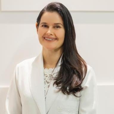 Dra. Claudia Maria Lopes C. Teixeira