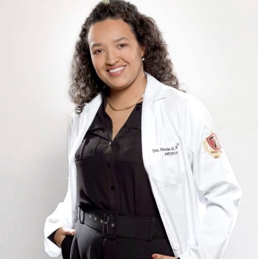 Dra. Nicole Guimarães Pellegrini