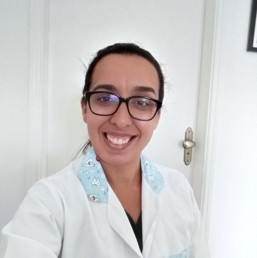 Dra. Thais Nunes Silva