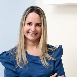 Dra. Manuela Leão