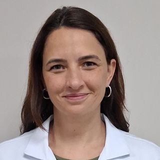 Dra. Mariana Do Nascimento Stroparo