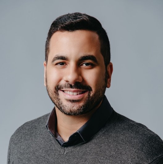 Dr. Vinícius Pena Coutinho