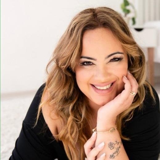 Dra. Cristiane Ponciano