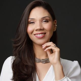 Anna Paula Almeida