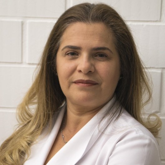 Dra. Gislene Zanholo