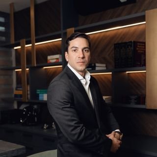 Dr. Davi Drumond