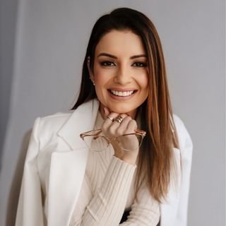 Dra. Nathalia Tessele Barreto