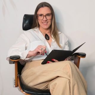 Dra. Flávia Scherer