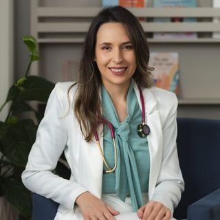 Dra. Fernanda Karla Gasparin