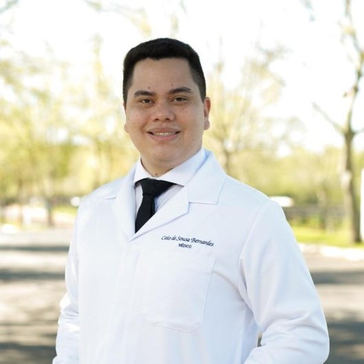 Dr. Caio Bernardes