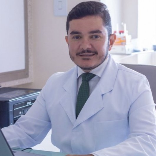 Dr. Gledson Andrade Santos