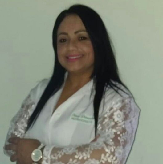 Dra. Cássia Damasceno