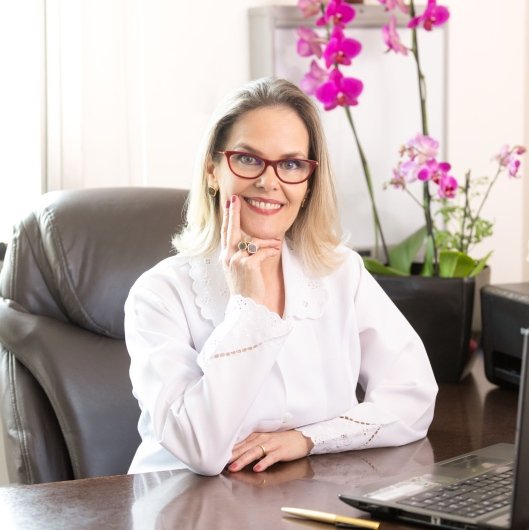 Dra. Kathy Rezende Vilela