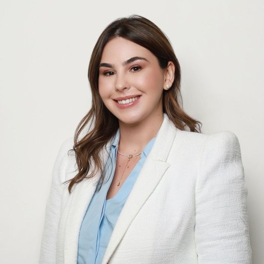 Dra. Lara Braschi Haliski