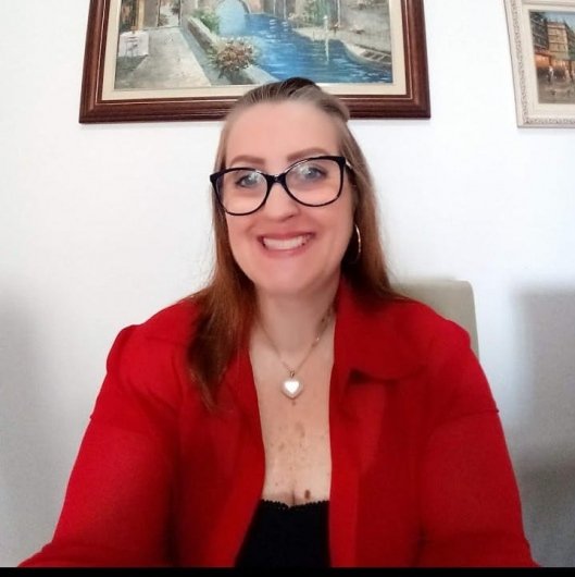 Dra. Alessanda Campos