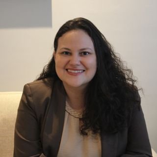 Dra. Gabriela Cirqueira
