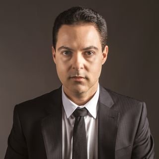 Dr. Leandro Loures
