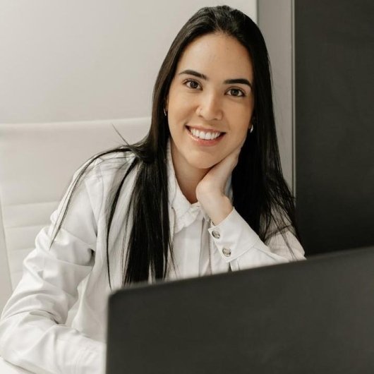 Dra. Tamiris Monteiro