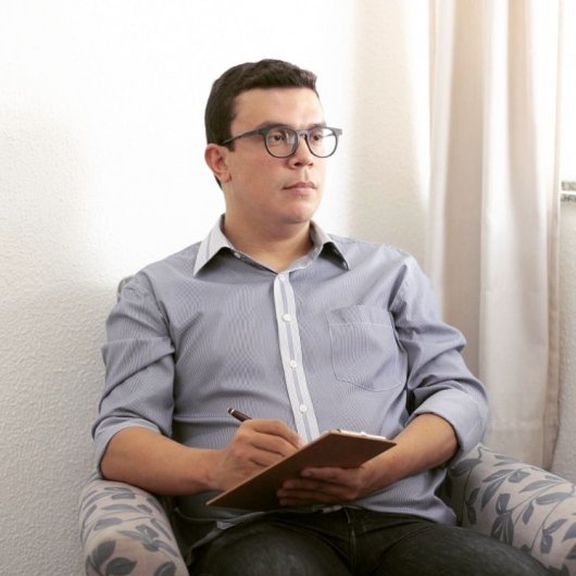 Dr. Marcos Vinícius Ribeiro de Araújo