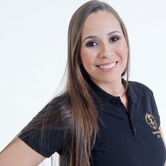 Dra. Debora Ferreira Farias