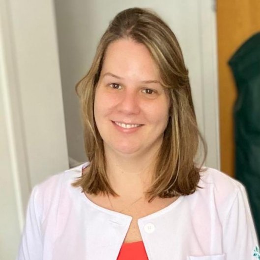 Dra. Larissa Chioquetti Bellegard