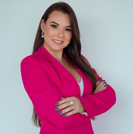 Camila Caverzan