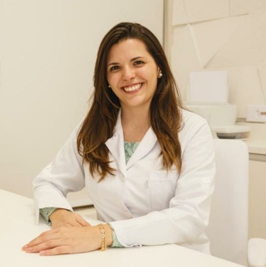 Dra. Paola Jung Mendaçolli