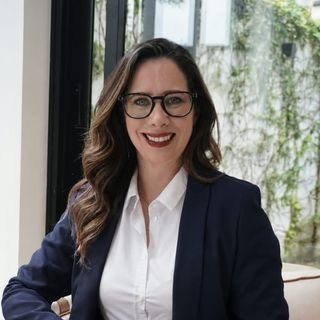 Dra. Cristiane Feitoza